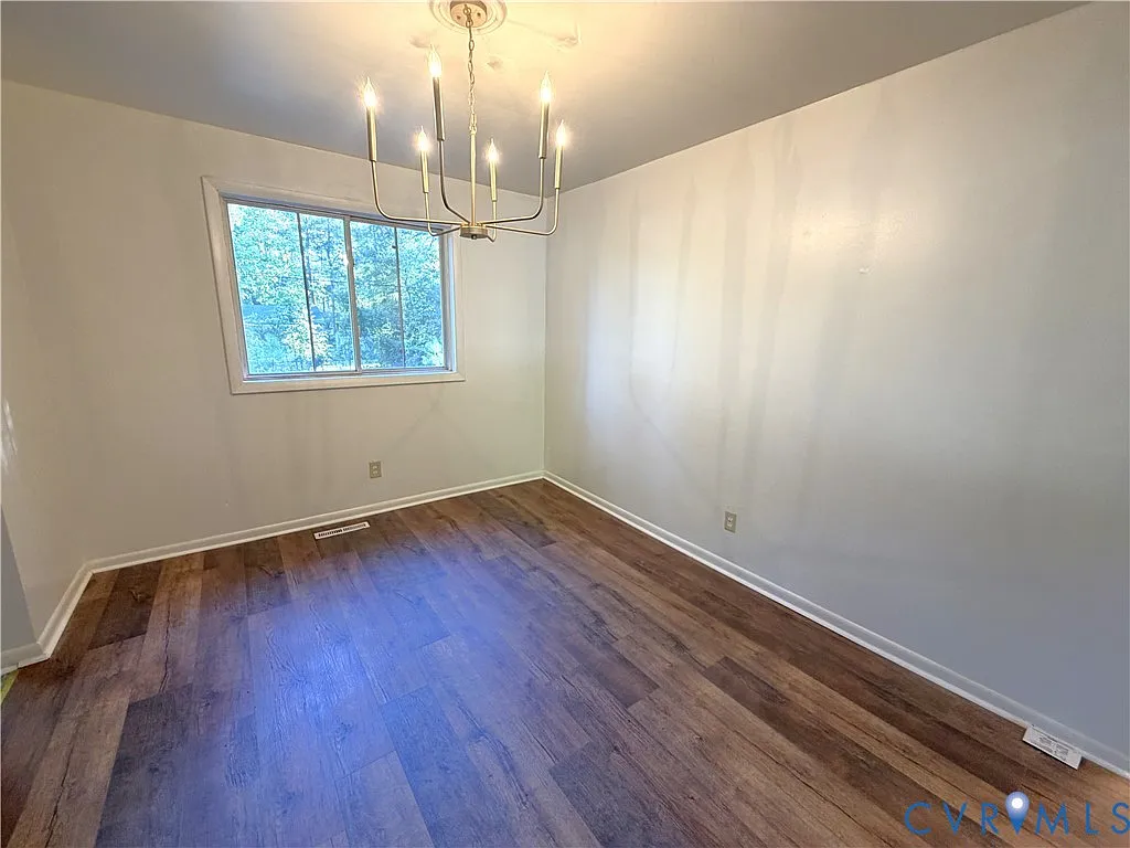 3 bed, 1.5 bath, $1,550 — Photo 3