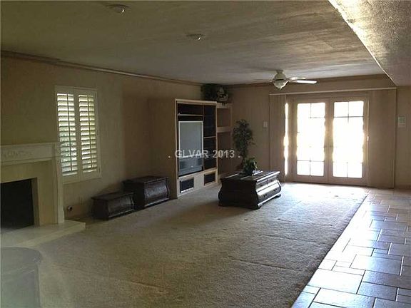 2nd image of 2916 Bel Air Dr