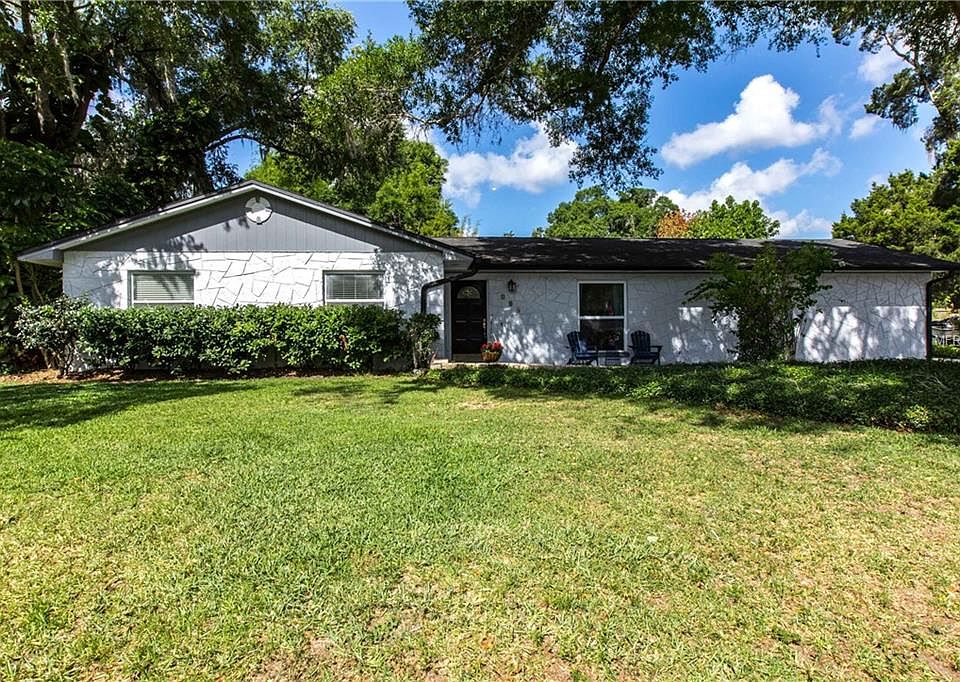 1st image of 804 Bishop Pl