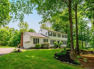 30 Maplewood Dr, New Milford, CT 06776