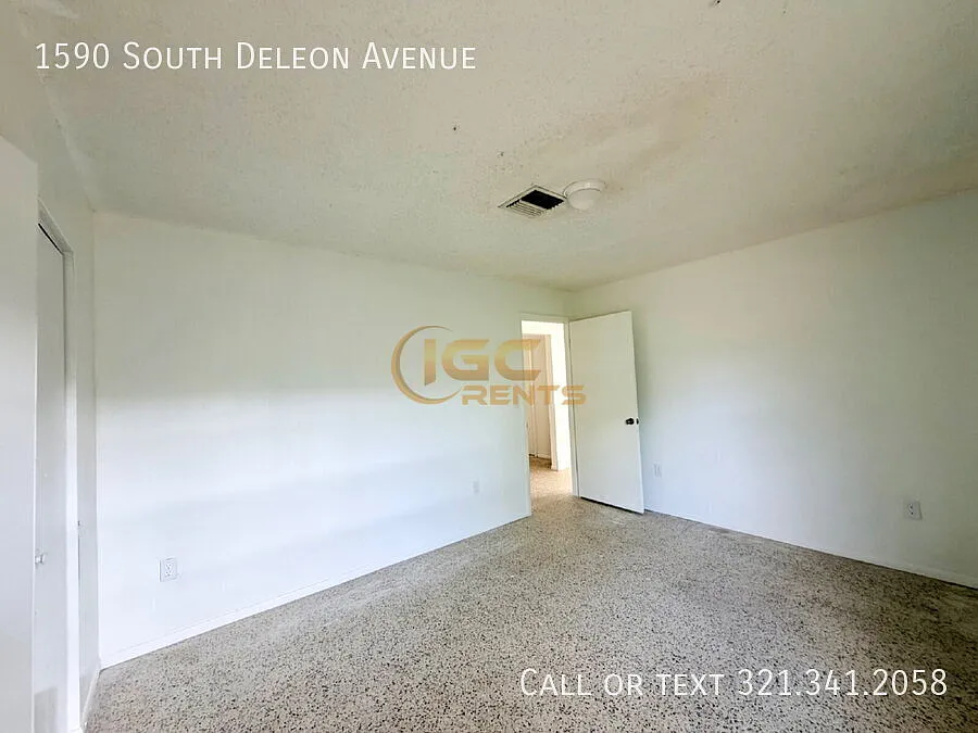 Half Off First Month's Rent "Comfortable 3-Bedroom 1072 Sq. Ft. Home in Titusville!" — Photo 4