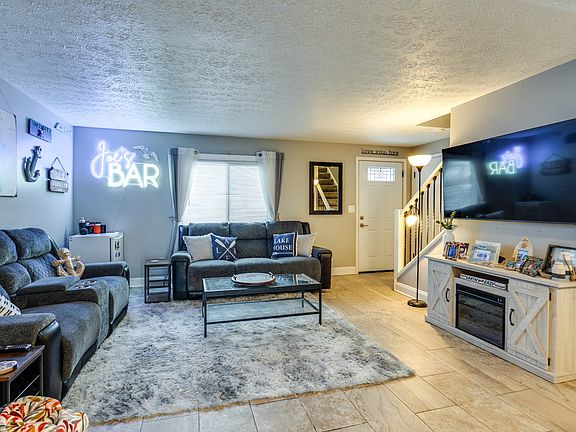 5th image of 570 Saunders Ave