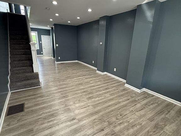 4th image of 211 Spruce St
