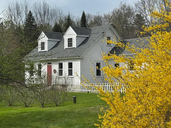 1061 High Street, West Gardiner, ME 04345