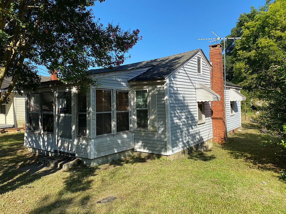 1st image of 206 Saint Matthews Rd