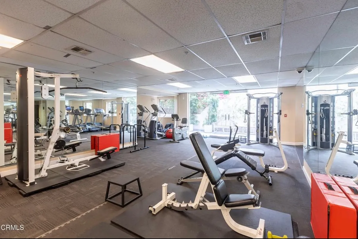 1 bed, 670 sqft, $1,999 — Photo 4