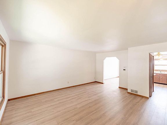 3rd image of 507 Maple STREET #B