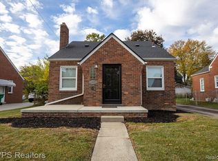 15420 Couzens Ave, Eastpointe, MI 48021