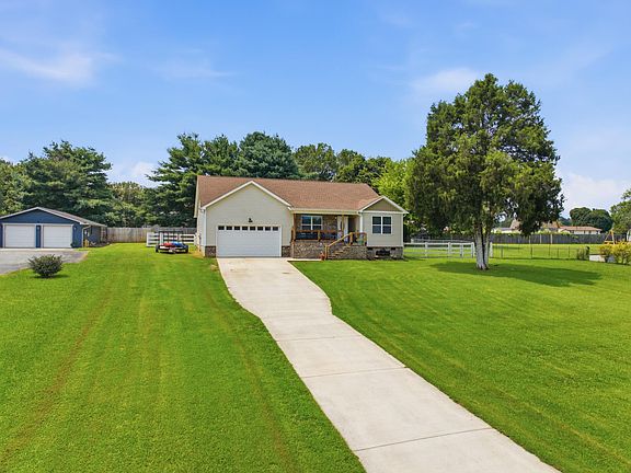 2nd image of 595 New Union Cir