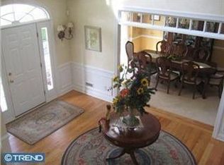 4 Larkspur Ln, Newtown, PA 18940