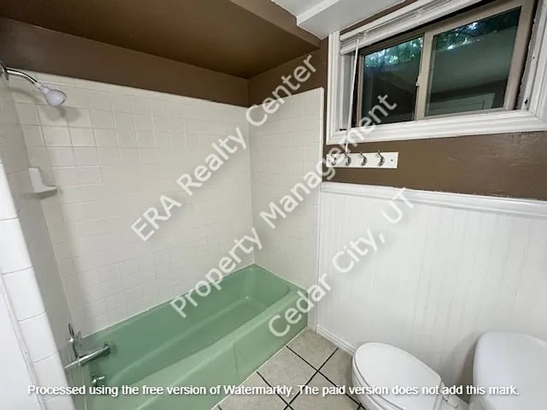 282 S Dewey Ave #B — Photo 14