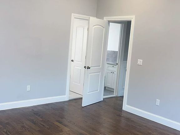 4th image of 578 Albert St