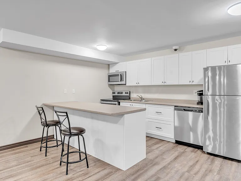 480 Canatara Ct — Photo 1