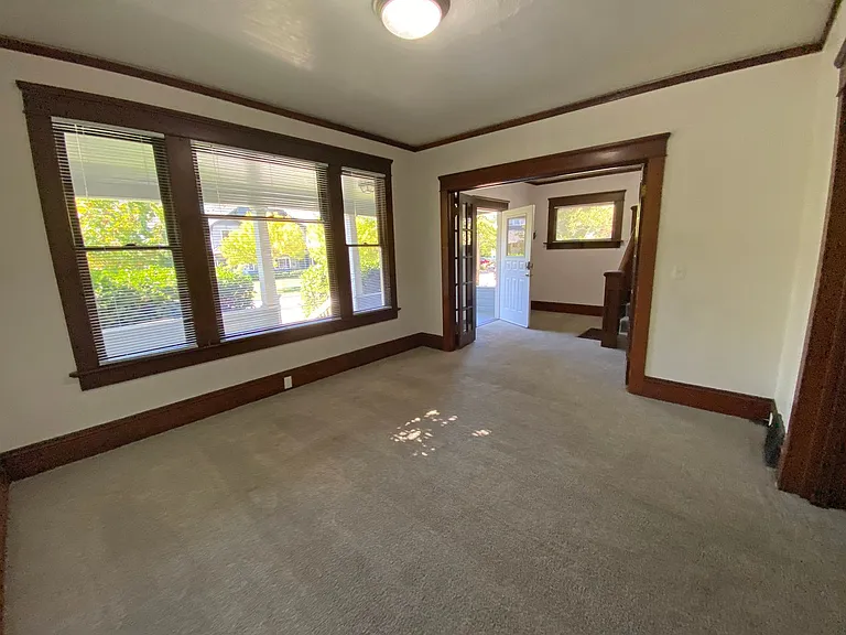 121 NW 8th St — Photo 9