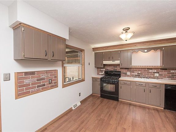 3rd image of 3334 Cherrywood Dr