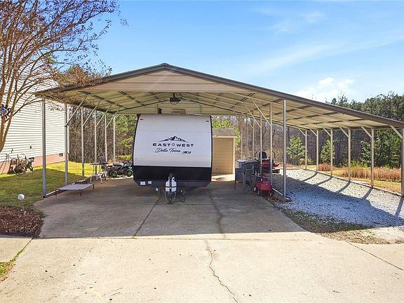 5th image of 158 Crooked Creek Rd