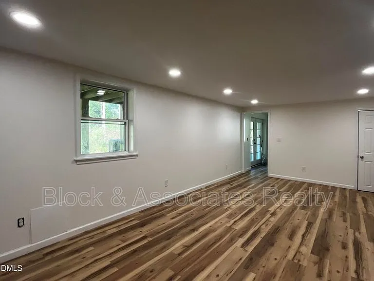 101 Wyoming Dr — Photo 16