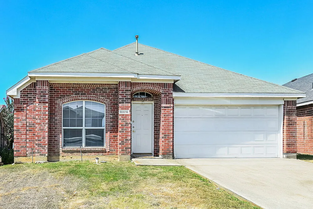 3 bed, 2.0 bath, 2076 sqft, $2,590 — Photo 1