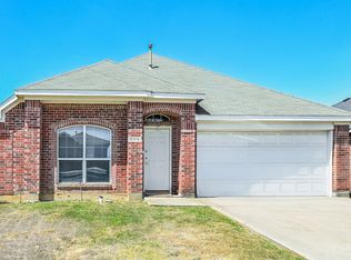 10816 Briaroaks Dr, Fort Worth, TX 76140