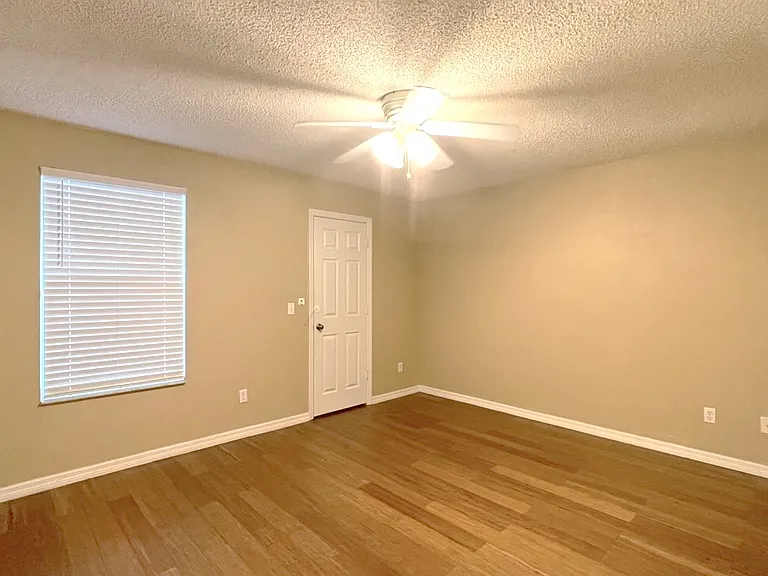 831 Horseshoe Falls Dr — Photo 22