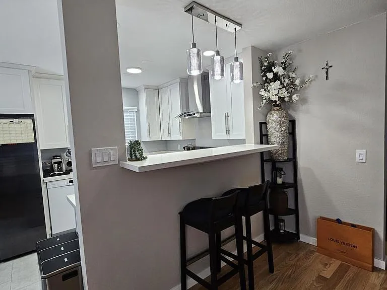 4228 W 132nd St #B — Photo 8