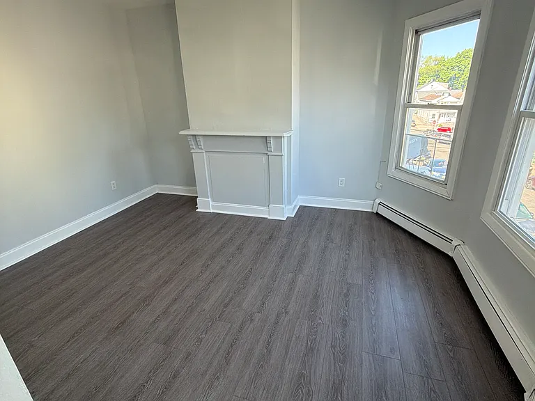 247 N 4th St #2 — Photo 2