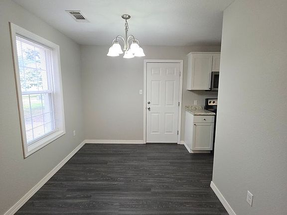 4th image of 2211 S Hartford Cv