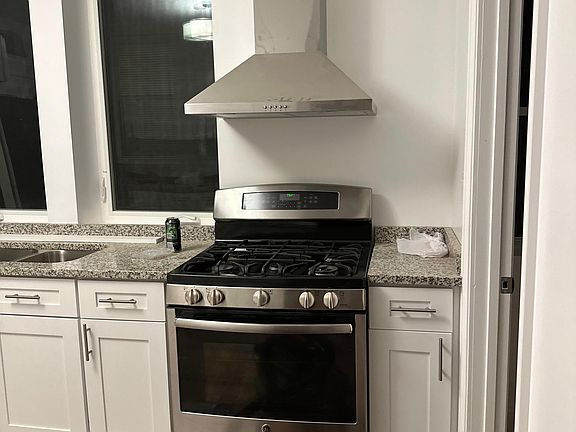 5th image of 1027 N Laramie Ave #2N