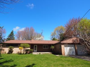 944 S Brookside Dr, Norton Shores, MI
