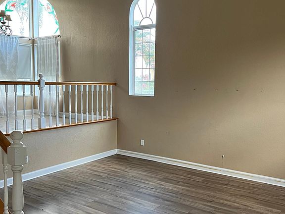 3rd image of 13438 Montserrat Ct