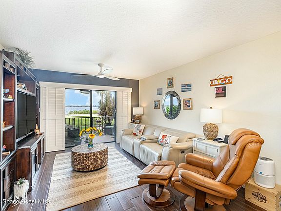 3rd image of 1049 Rockledge Dr APT 102