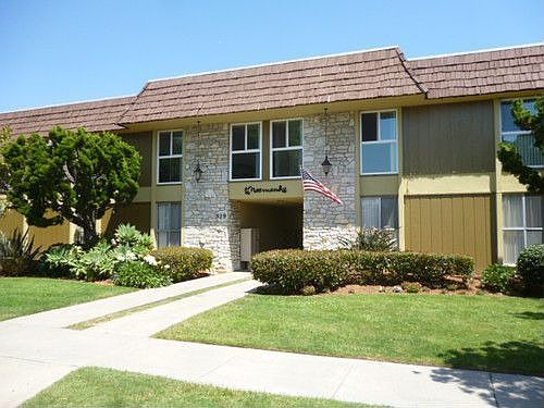 1st image of 929 E Ave