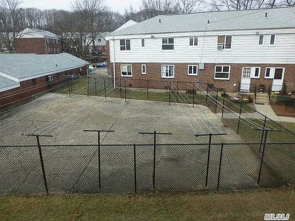 4th image of 22617 Hillside Ave