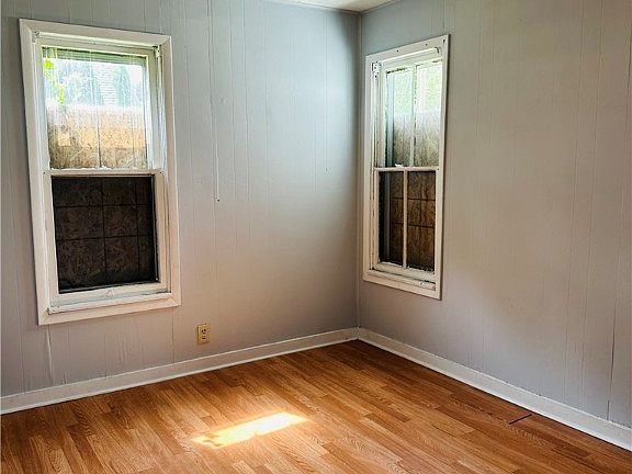 5th image of 8010 Vineyard Ave