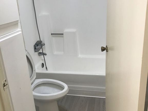 3rd image of 7519 Vassar Ave APT 103