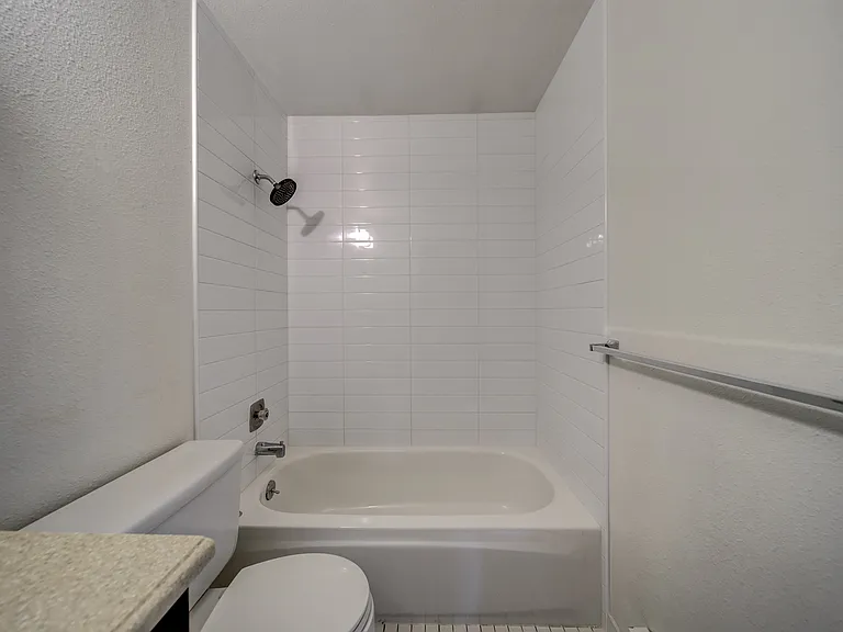 821 W Resseguie St #1 — Photo 10