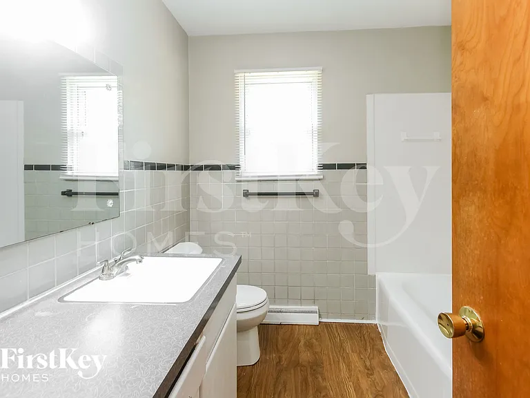 5750 Wallingwood Dr — Photo 16