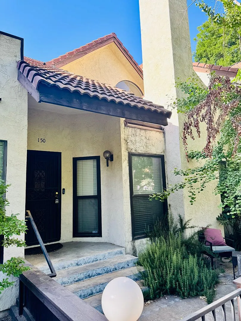 2 Bedroom, 2 Bath Condo — Photo 2