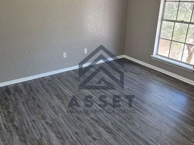 7217 Edenborough Dr — Photo 21