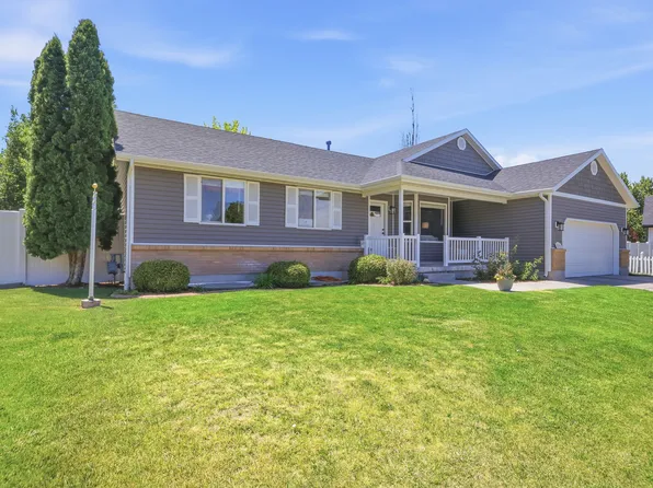 832 Cedarview Cir, Tooele, UT 84074