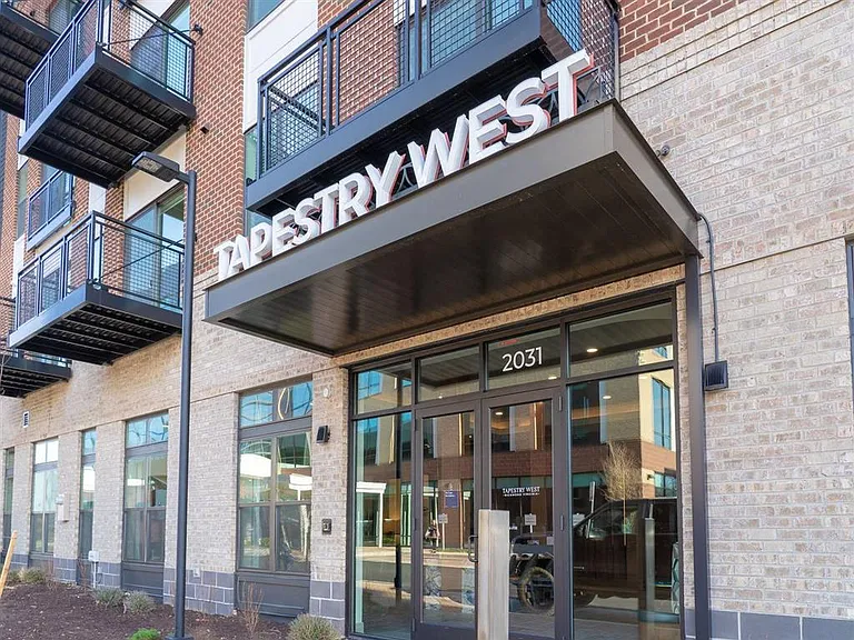 Tapestry West — Photo 33