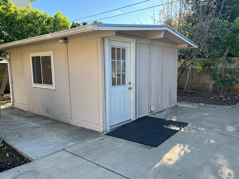 Individual Den/office