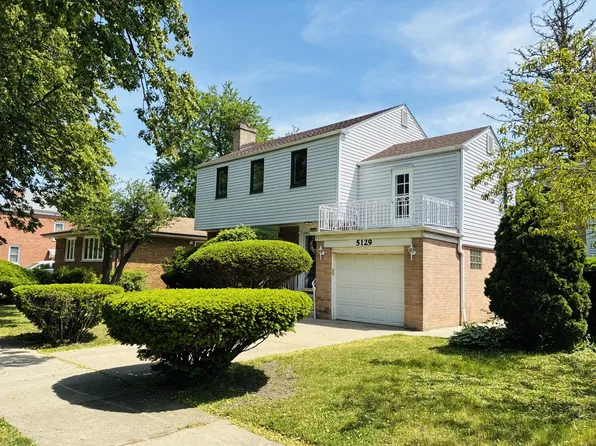 5129 Crain St, Skokie, IL 60077