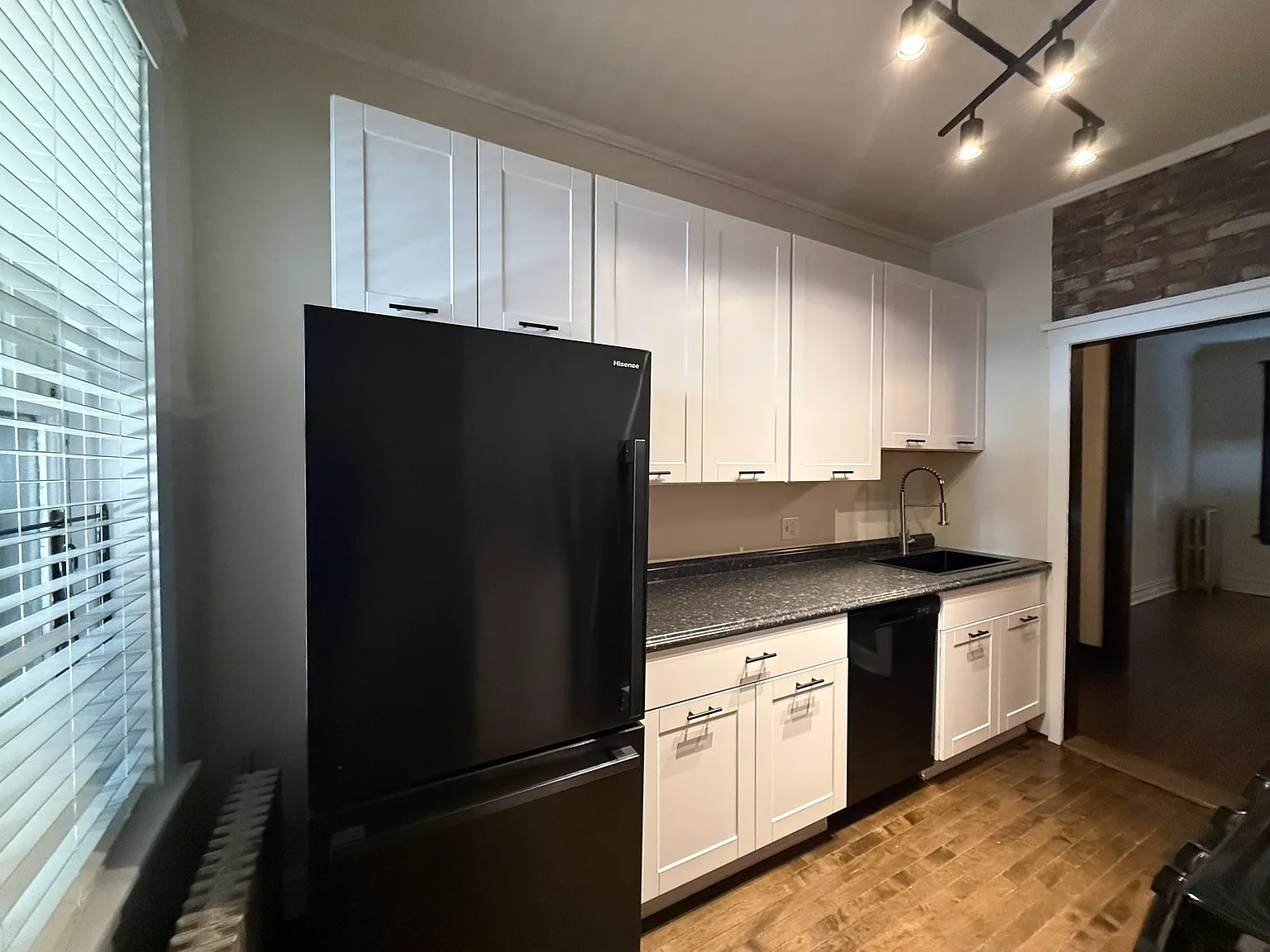 2 bed, $2,600 — Photo 4