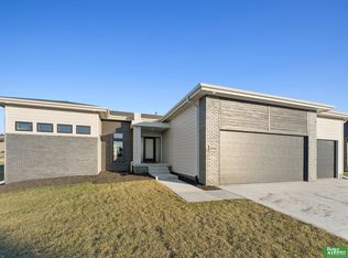21056 Joseph St, Elkhorn, NE 68022