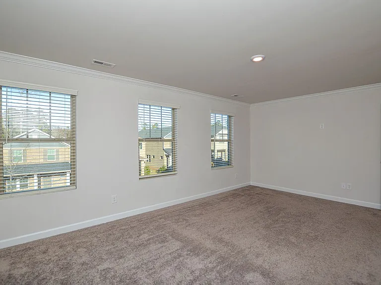 3215 Lisburn St — Photo 30