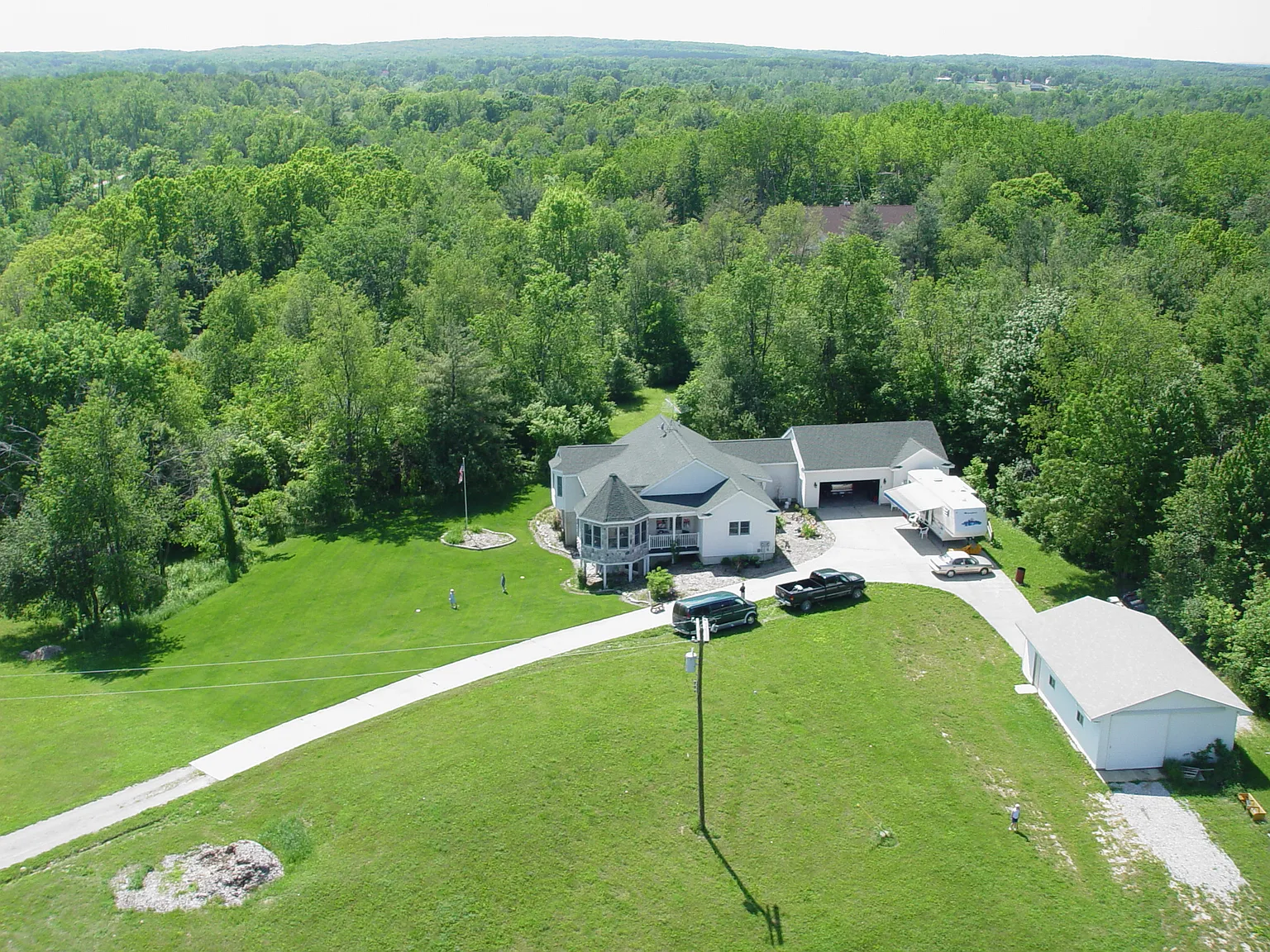 5055 Curtis Rd photo 1