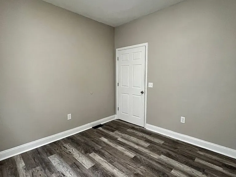 1214 Gilsey Ave — Photo 16