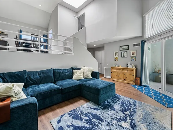 222 N Singingwood St Unit 9, Orange, CA 92869