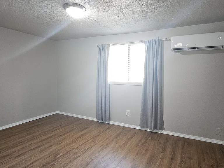412 S San Francisco St — Photo 10